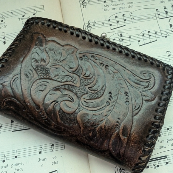 Handcrafted Brown Leather Wallet Hand Tooled - Picture 2 of 6
